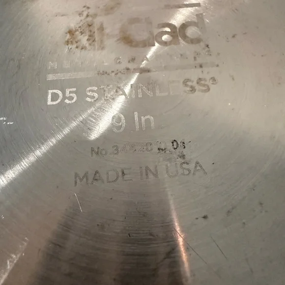 ALL-CLAD D5 POLISHED STAINLESS-STEEL 9 INCH FRENCH SKILLET,18/10 stainless - Picture 4 of 6